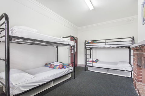 The Emperors Crown Hostel - Broome Tourism 7