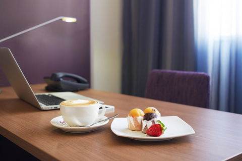 Quality Hotel Ambassador Perth - Broome Tourism 11