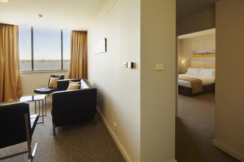 Quality Hotel Ambassador Perth - Broome Tourism 24
