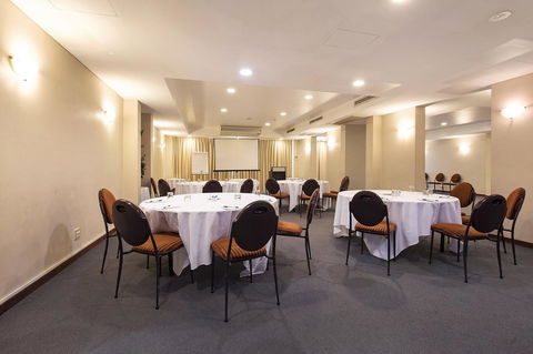 Quality Hotel Ambassador Perth - Broome Tourism 32