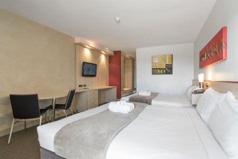 Metro Hotel Perth - Broome Tourism 24