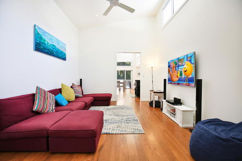 Calming Waters - Pet Friendly - Community Pool - Broome Tourism 9