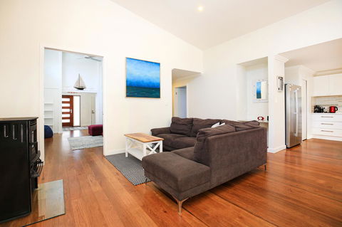 Calming Waters - Pet Friendly - Community Pool - Broome Tourism 10