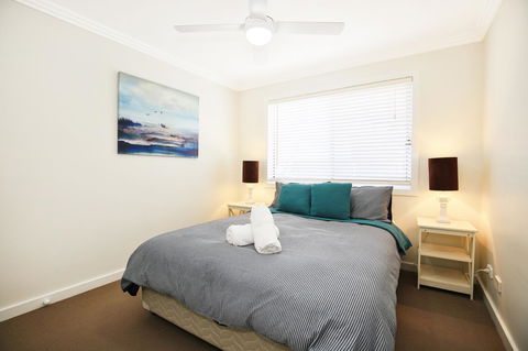 Calming Waters - Pet Friendly - Community Pool - Broome Tourism 17