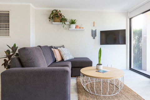 Number 72 Kalbarri Riverview Apartments - Broome Tourism 1