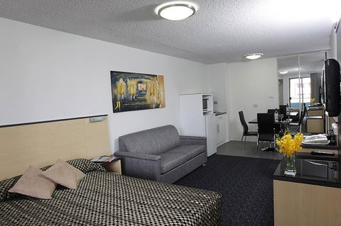 Comfort Inn & Suites Goodearth Perth - Broome Tourism 23