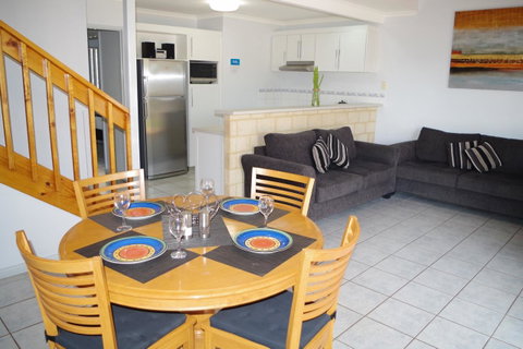 Kalbarri Blue Ocean Villas - Broome Tourism 3
