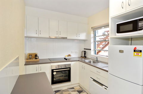 Dolphin Lodge Albany - Self Contained Apartments At Middleton Beach - Broome Tourism 12