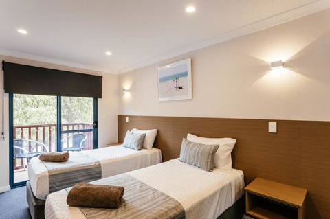 Dolphin Lodge Albany - Self Contained Apartments At Middleton Beach - Broome Tourism 35