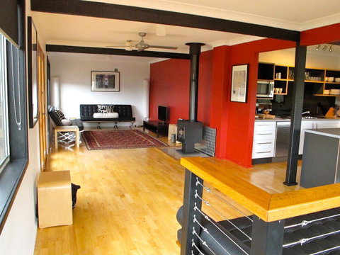 Pendeli Beach House - Broome Tourism 2