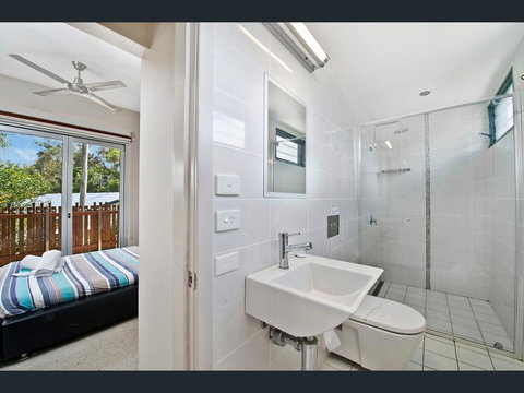 Crescent Head Spa Villa - Broome Tourism 5
