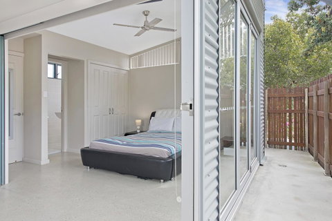 Crescent Head Spa Villa - Broome Tourism 6