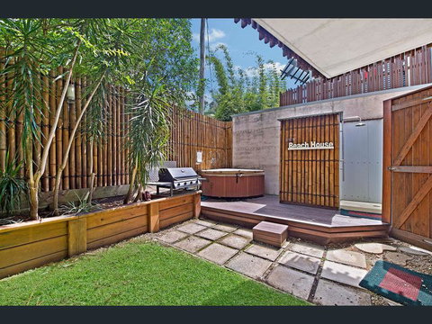 Crescent Head Spa Villa - Broome Tourism 11
