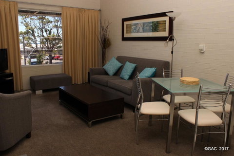 Mollymook Cove Apartments - Broome Tourism 3