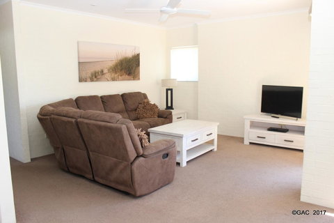 Mollymook Cove Apartments - Broome Tourism 9