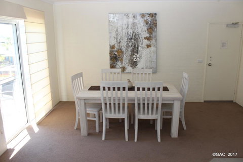 Mollymook Cove Apartments - Broome Tourism 13