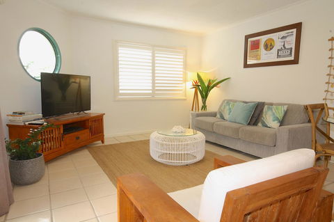 Cossies By The Sea - Broome Tourism 7