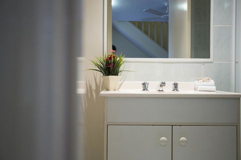 Byron Central Apartments - Broome Tourism 2