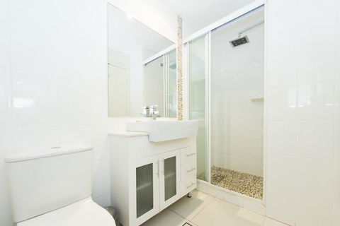 Byron Central Apartments - Broome Tourism 1