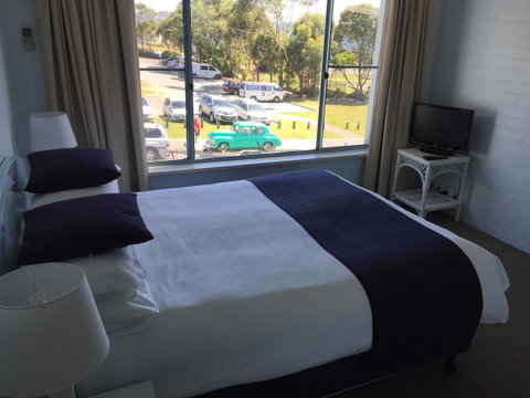 Breakers Apartments - Broome Tourism 1