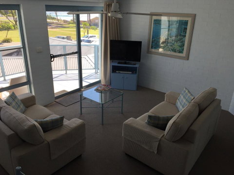 Breakers Apartments - Broome Tourism 12