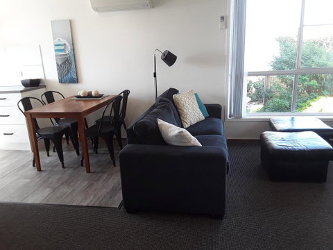 Narooma Golfers Lodge - Broome Tourism 21