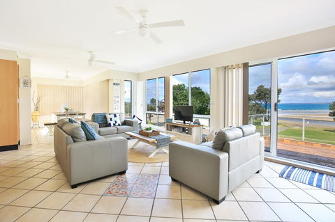 The Rotunda, Gerroa - Broome Tourism 3