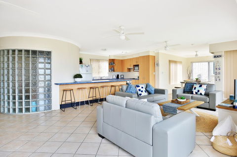 The Rotunda, Gerroa - Broome Tourism 9