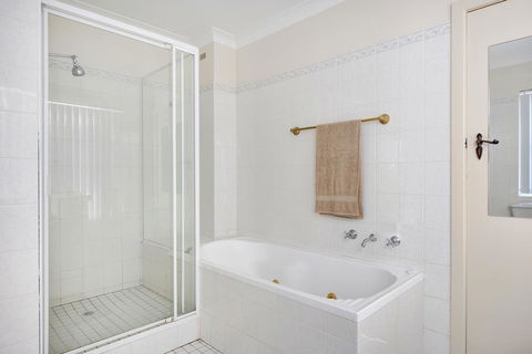 The Rotunda, Gerroa - Broome Tourism 24