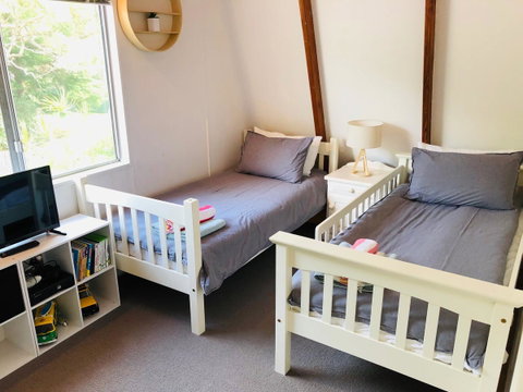 Little Blue Beach House - Broome Tourism 5