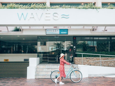 Waves Byron Bay - Broome Tourism 0