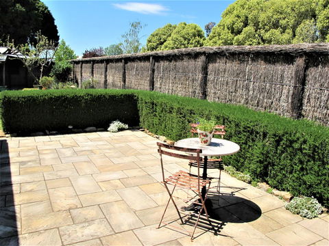 Apple Tree Cottage - Broome Tourism 22