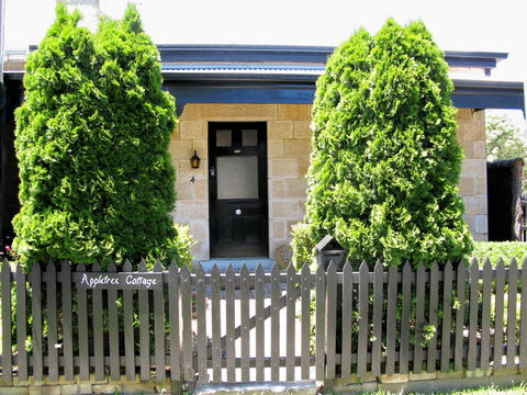 Apple Tree Cottage - Broome Tourism 32