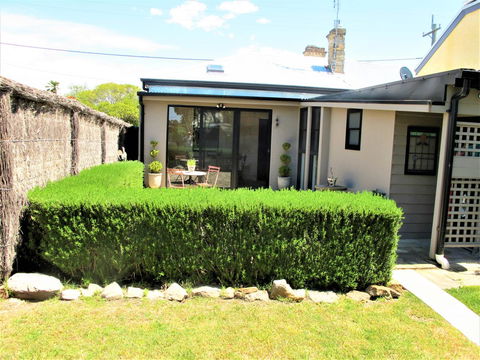 Apple Tree Cottage - Broome Tourism 27