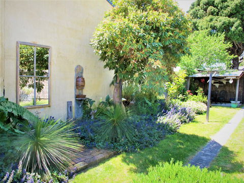 Apple Tree Cottage - Broome Tourism 23