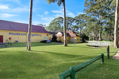Huskisson Holiday Motel Cabins - Broome Tourism 9