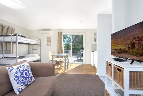 Huskisson Holiday Motel Cabins - Broome Tourism 1