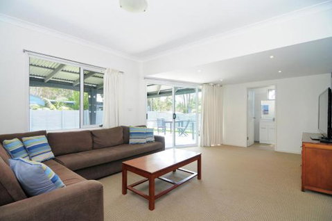 Huskisson Holiday Motel Cabins - Broome Tourism 25