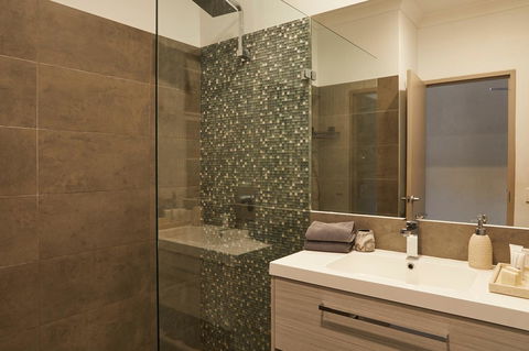 Byron Quarter Apartments - Broome Tourism 9