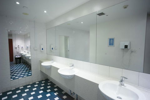 YHA Sydney Central - Broome Tourism 11