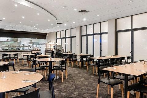 Quality Hotel Rules Club Wagga - Broome Tourism 13