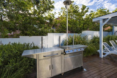 Oaks Nelson Bay Lure Suites - Broome Tourism 7