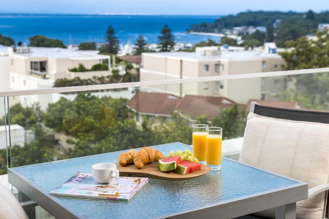 Oaks Nelson Bay Lure Suites - Broome Tourism 6