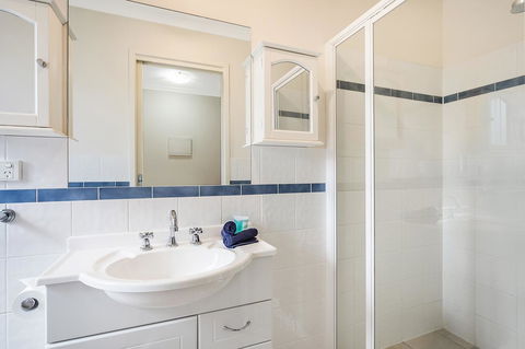 Sails Luxury Apartments Merimbula - Broome Tourism 24
