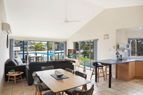Sails Luxury Apartments Merimbula - Broome Tourism 39
