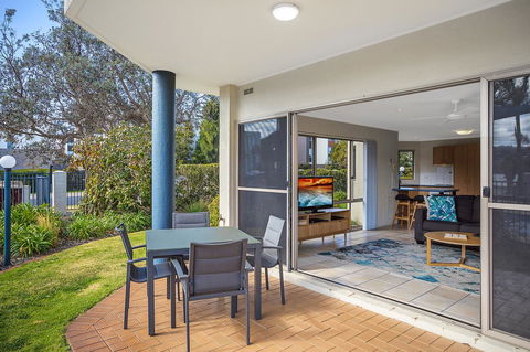 Sails Luxury Apartments Merimbula - Broome Tourism 10