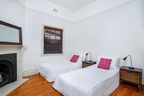Holiday Home Fairy Bower Road Manly FAB05 - Broome Tourism 5