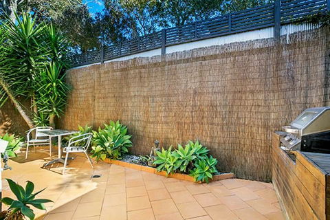 Holiday Home Fairy Bower Road Manly FAB05 - Broome Tourism 6