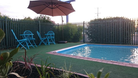 Adelong Motel - Broome Tourism 9