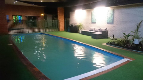 Adelong Motel - Broome Tourism 2